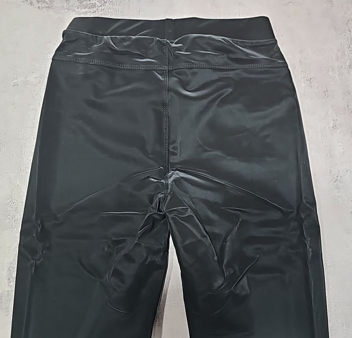 Лосини "KENALIN" 9628-5 екошкіра з ефектом блиску + спереду кишені на замочках р. S/M-(40-42) -(чорні)