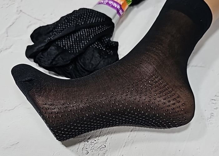 Шкарпетки капронові "Ластівка" С-233 з гальмами -(чорні +силіконові крапки-гальма на стопі) -уп. 10 пар