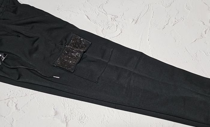 Прогулянкові штани "Kenalin" 9670-7 низ на широкому манжеті +з боків накладні кишені одна з яких у камінчиках, р. 2XL/3XL-(46-50) -(чорні)