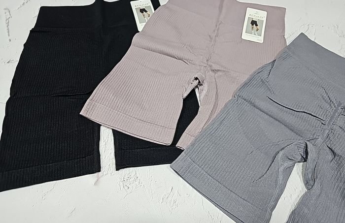 Треки /велосипедки "Kenalin" 0412 укорочені безшовні в рубчик з ефектом пуш-ап (Push-up), р. L/4XL-(44-50)