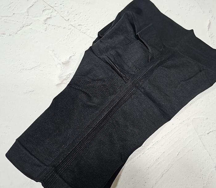 Треки /велосипедки "Kenalin" 0411 укорочені безшовні з ефектом пуш-ап (Push-up) +з боків лампаси в рубчик, р. L/4XL-(42-48) -(чорні /гладкі)