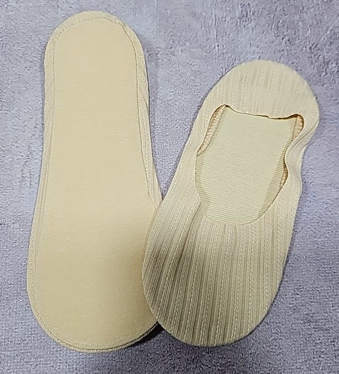 Шкарпетки-сліди "Золото" Y-222 нейлонові із силіконом на п'яті +всередині з підтримуючою стрічкою по колу + з бавовняною підошвою жіночі, р. 36-41 -асорті -(Сліди /однотонні в рельєфні однотонні смужки) -уп. 12 шт