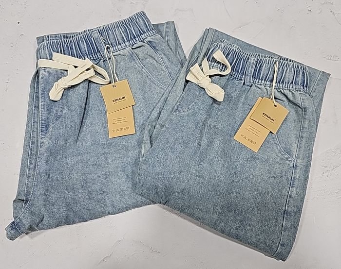 Джинси "Kenalin" 9545-1 із щільного джинс-котону, спереду та ззаду кишені, пояс на гумці, р. XL/2XL-(44-46), 2XL/3XL-(46-48), 3XL/4XL-(48-50), 4XL/5XL-(50-52) -(уп. 1 шт)