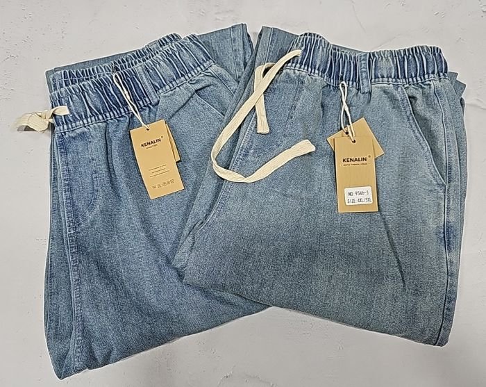 Джинси "Kenalin" 9546-3 із щільного джинс-котону, спереду та ззаду кишені, пояс на гумці, р. 4XL/5XL-(48-50), 5XL/6XL-(50-52), 6XL/7XL-(52-54), 7XL/8XL-(54-56) -(Блакитний мікс -Без вибору відтінку!!!)