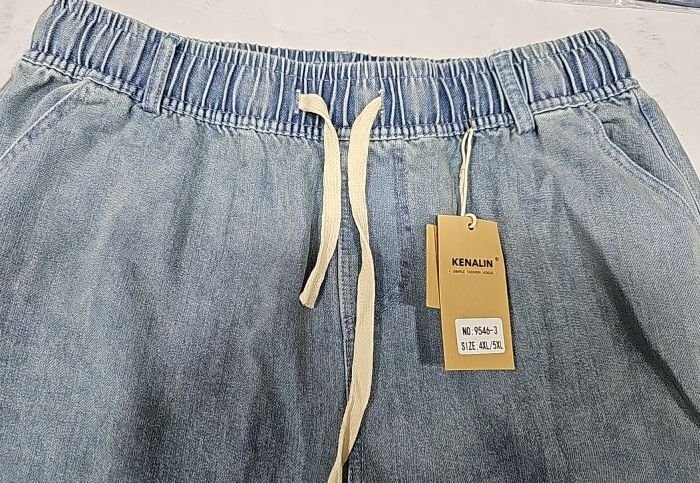 Джинси "Kenalin" 9546-3 із щільного джинс-котону, спереду та ззаду кишені, пояс на гумці, р. 4XL/5XL-(48-50), 5XL/6XL-(50-52), 6XL/7XL-(52-54), 7XL/8XL-(54-56) -(Блакитний мікс -Без вибору відтінку!!!)