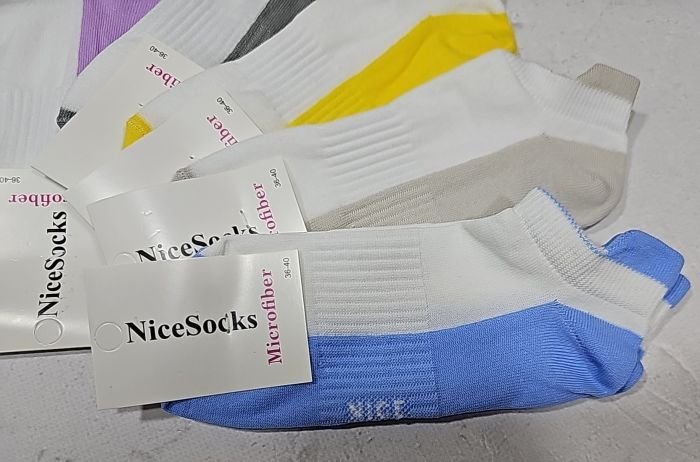 Шкарпетки "NiceSocks" 421-1 мікрофібра жіночі, р. 36-40 -асорті -(Короткі -"половинки" з білим верхом та з кольоровою підошвою +з виступом /язичком ззаду +посередині гумка фіксатор) -уп. 10 шт