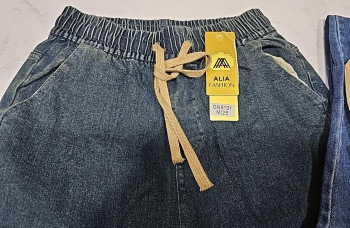 Джинси "ALIA" 9131 із щільного стрейч-котону вільного крою, спереду та ззаду кишені, пояс на гумці, р. M-(40-44) -(уп. 1 шт)