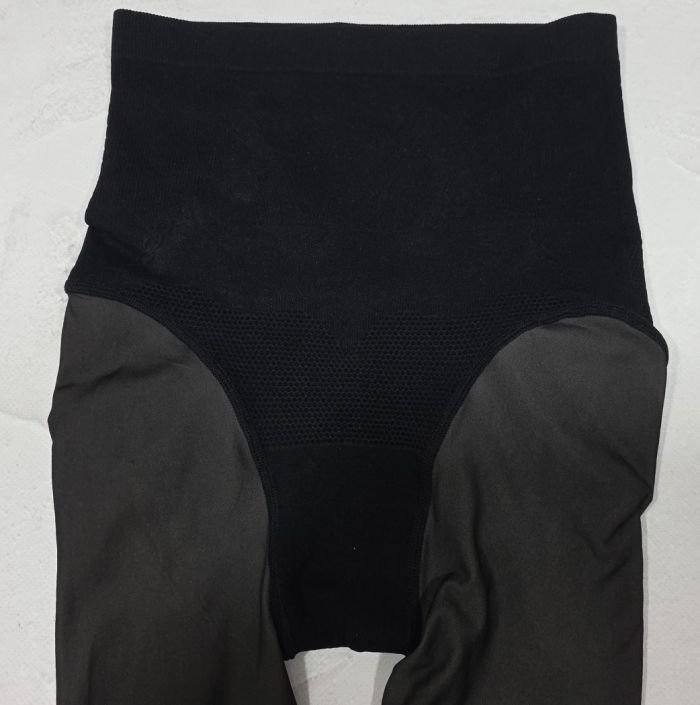 Колготки "Корона" KW-2024-2р-1 /48-54 "у крапку" капронові з імітацією тонких, щільність 880 den на бежевій основі з ефектом голих ніжок /друга шкіра, зверху підтримуючі трусики-бікіні з ефектом push-up, на р-р: 46-52 -(чорні) -уп. 1 шт