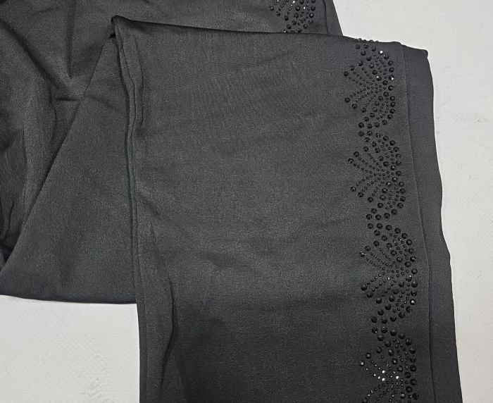 Лосини брючні "KENALIN" 9670-5 з прямим низом, верх на резинці +з боків у довжину візерунок з чорних камінчиків +спереду з боків кишені, р. 2XL/3XL-(46-50), 3XL/4XL-(48-52), 4XL/5XL-(50-54), 5XL/6XL-(52-56) -(чорні) -уп. 1 шт