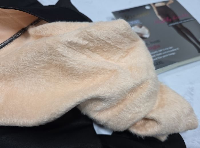 Колготки "Золото" А-9019 на хутрі до стопи з імітацією тонких колготок на бежевій основі та з ефектом голих ніжок, щільність 1200 den, р. М-4XL -(46-52 /1 шов) -уп. 1 шт