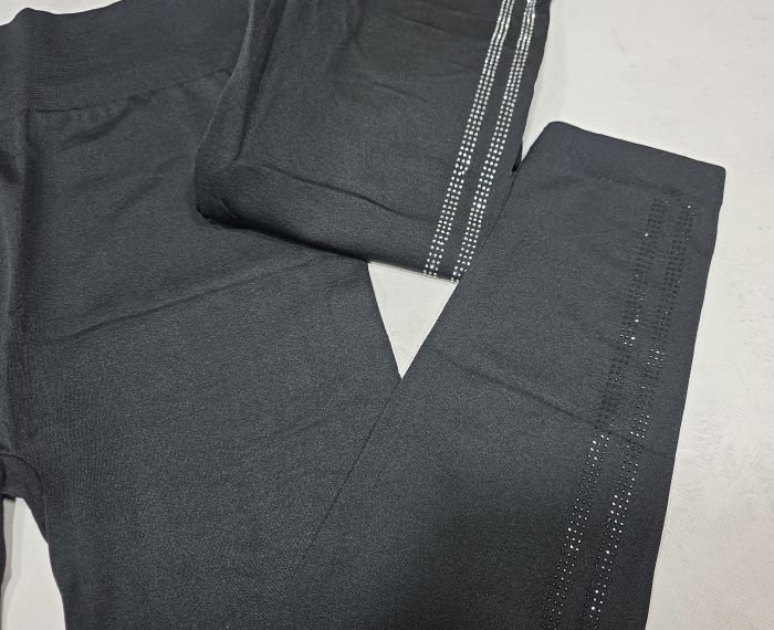 Лосини "Золото" 9030-1 безшовні з мікрофібри на тонкому хутрі +з боків лампаси зі страз, р. ХL/6XL (48-52) -(чорні)