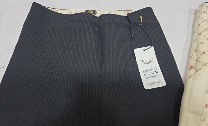 Лосини "Золото" А-9025-1-Р у рельєфний рубчик на збитому плюшевому флісі з коригуючою мембраною та тейпами +з широким поясом утяжкою +з підтяжкою живота та сідниць, р. 2XL/3XL-(48-52) -(чорні)