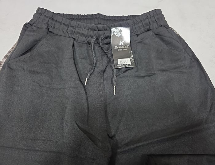 Прогулянкові штани "KENALIN" 9670-6 з широким низом, верх на резинці +з боків лампаси з камінчиків +спереду з боків кишені, р. 2XL/3XL-(46-50), 3XL/4XL-(48-52), 4XL/5XL-(50-54), 5XL/6XL-(52-56) -(чорні) -уп. 1 шт