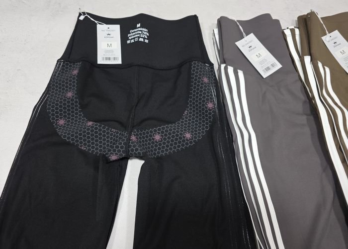 Лосини "Корона" KW-2501 кльош з еластичної гладкої тканини дайвінг +з лампасами з боків +з широким поясом +позаду з тейпами, р. М-(42-46), L-(44-48), XL-(46-50), 2XL-(48-52) -уп. 1 шт