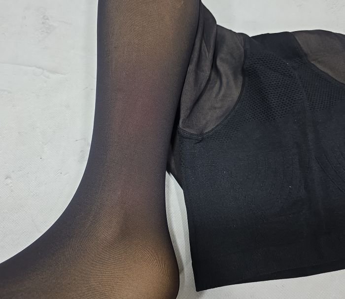 Колготки "Корона /SILK" KW-2018-2  гладкі капронові з ефектом голих ніжок на бежевій основі з імітацією тонких, щільність 880 den, зверху підтримуючі трусики з ефектом push-up, р. 48-54 -(чорні) -уп. 1 шт