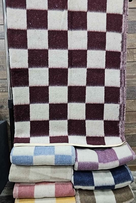 Ковдра натуральна "Шермі" 15-20 полуторна вовняна, р. +/-150*210 -(Великі клітини -мікс забарвлень без вібору кольору!)