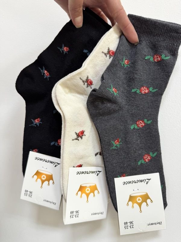 Шкарпетки Житомир "LIMERENCE" 412-18 стрейч жіночі (високі) р. 36-40 -асорті -(Дрібні трояндочки з листочками по всій шкарпетці -стрейч)