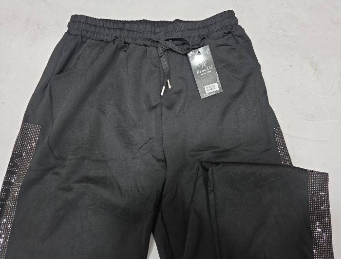 Прогулянкові штани "Kenalin" 9670-11b /1b батал, низ на широкому манжеті +верх на резинці +з боків широкі лампаси з камінчиків та написом +кишені, р. 5XL/6XL-(52-54), 6XL/7XL-(54-56) -(чорні)